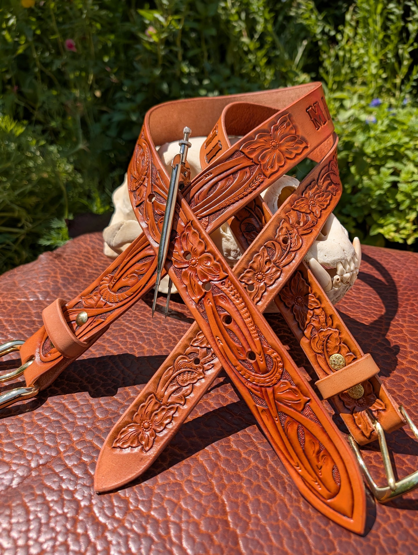CUSTOM TOOLED BELT