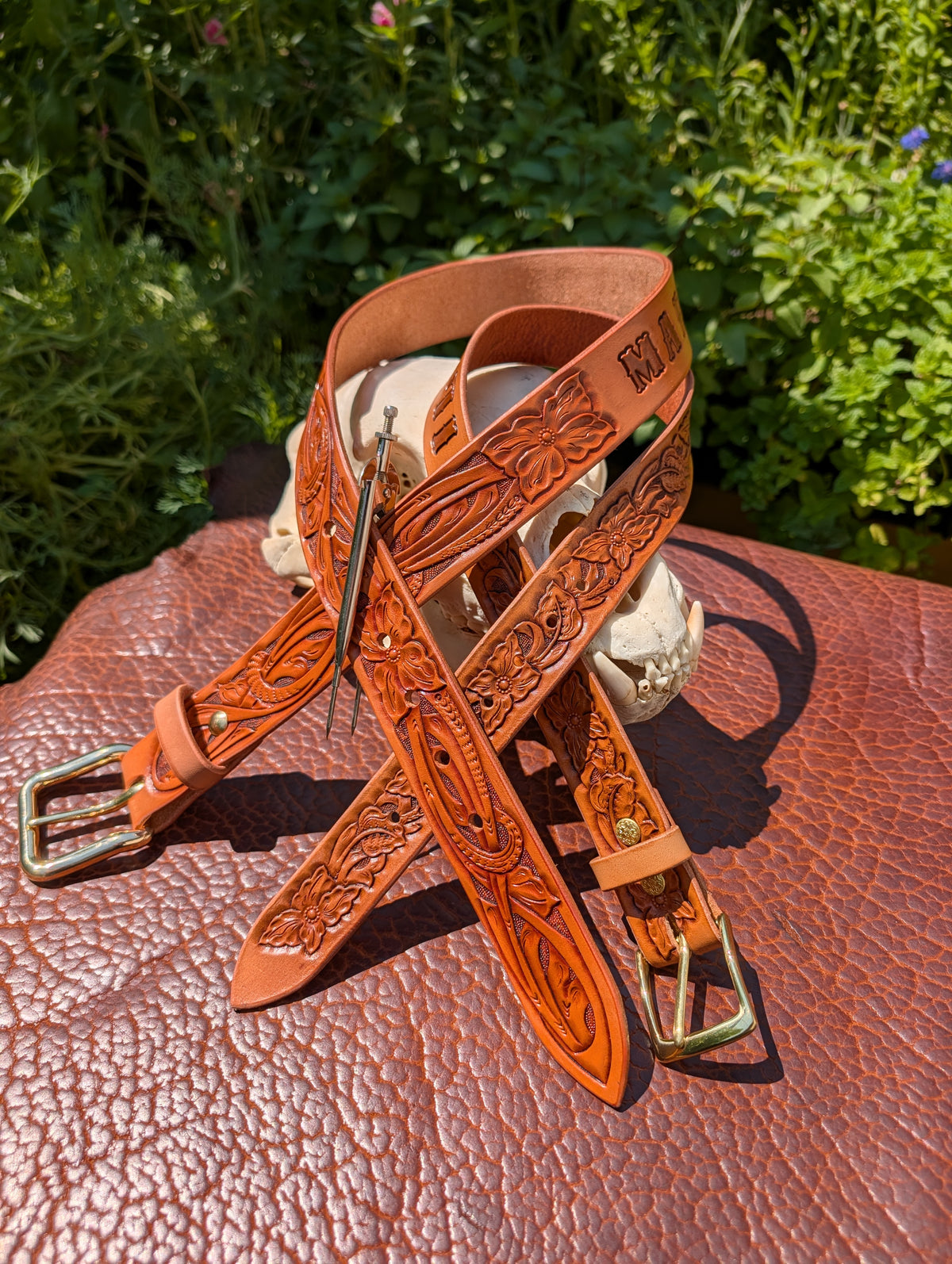 CUSTOM TOOLED BELT