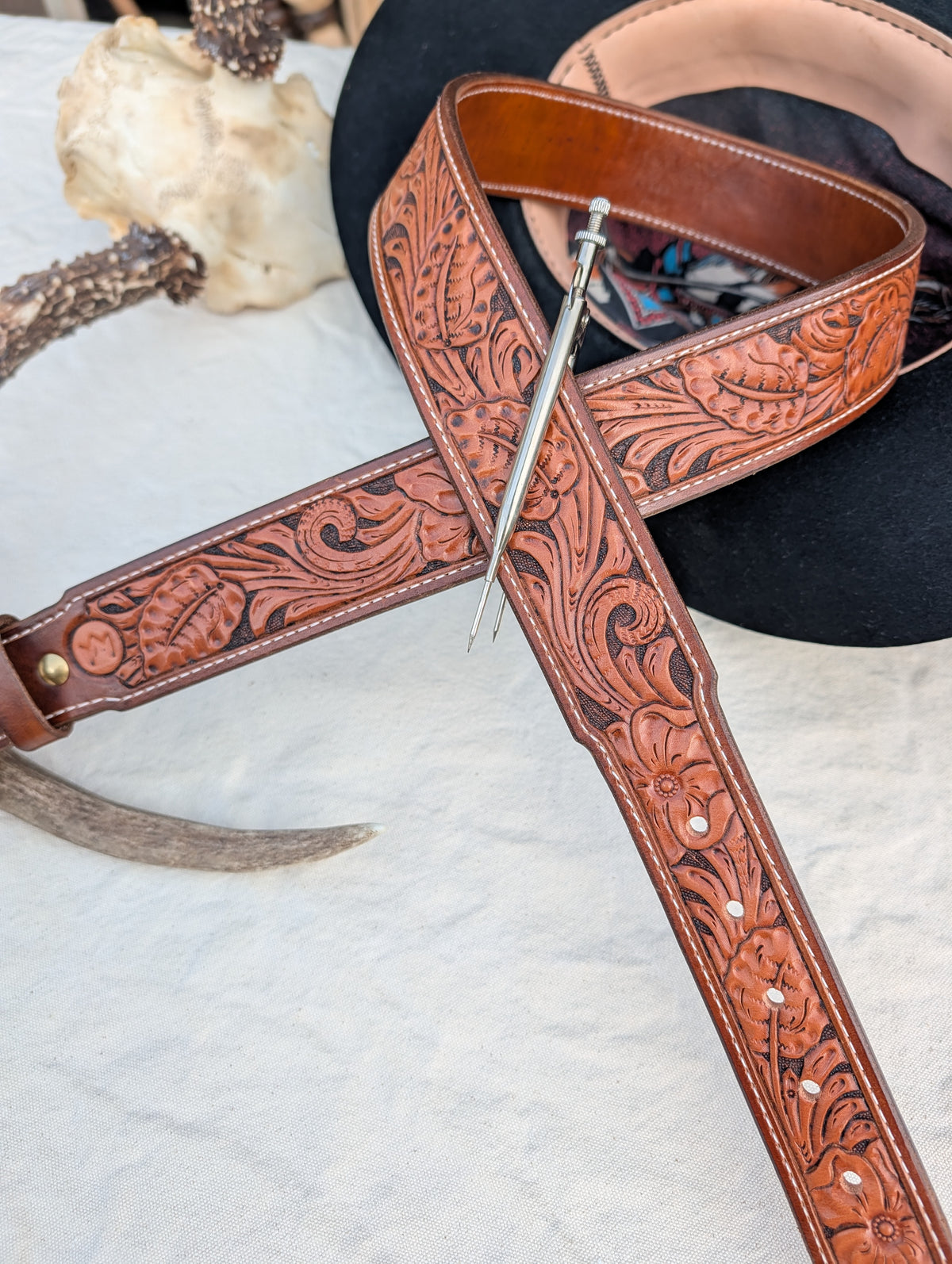 CUSTOM TOOLED BELT